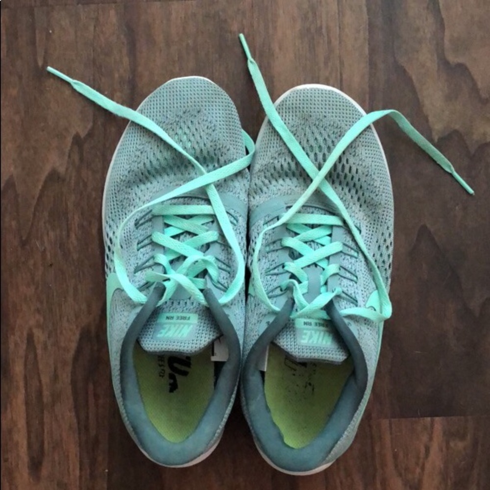 Women’s Nike Tennis Shoes